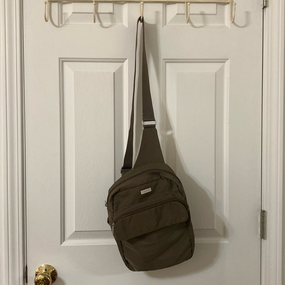 Baggallini crossbody sling bag